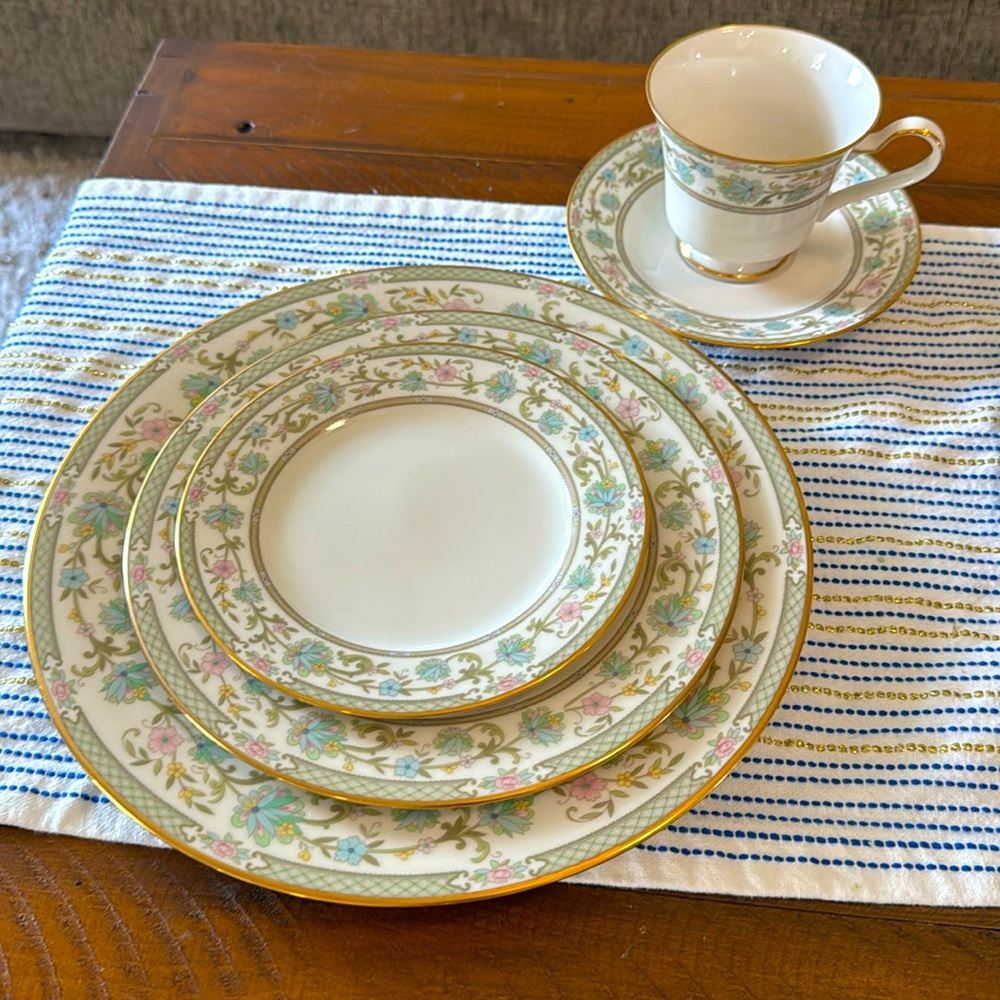 Noritake Miyoshi China- plus 2 oval platters, oval bowls, creamer  service for 6